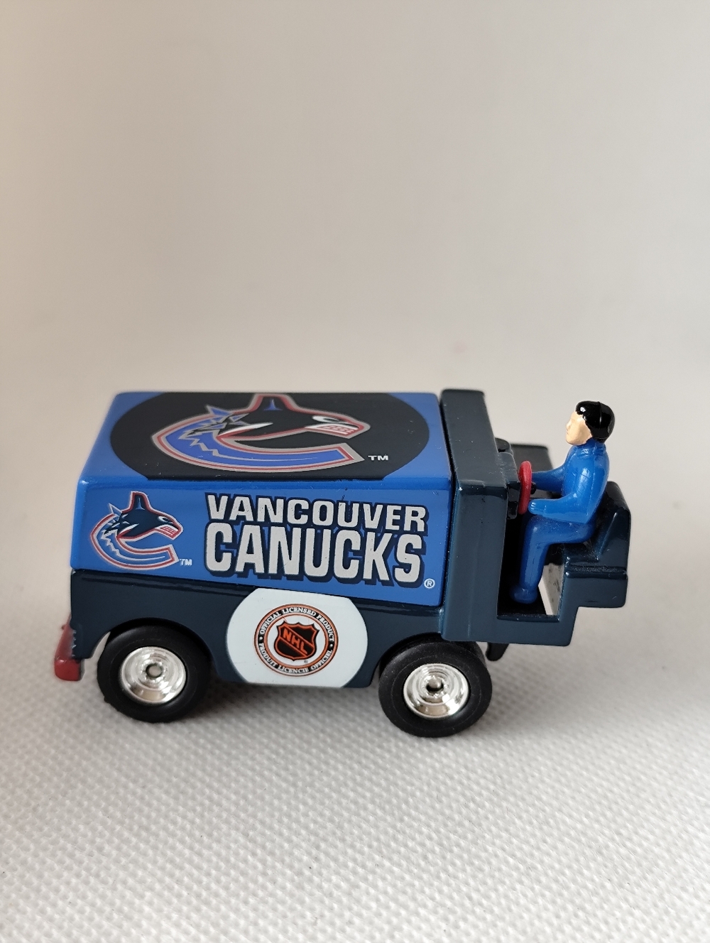 3/$25💙Vancouver Canucks Zamboni Toy 1992